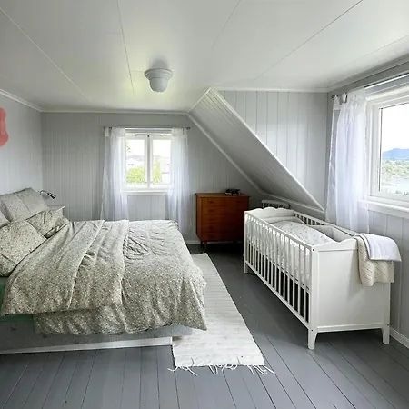 Idyllic At Bomlafjorden With Sea View Casa vacanze Mosterhamn