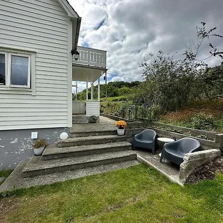 Idyllic At Bomlafjorden With Sea View Mosterhamn