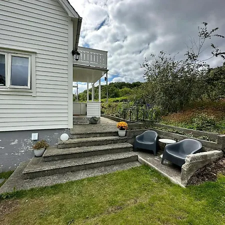 Idyllic At Bomlafjorden With Sea View Casa vacanze Mosterhamn