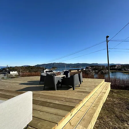 Idyllic At Bomlafjorden With Sea View * Mosterhamn
