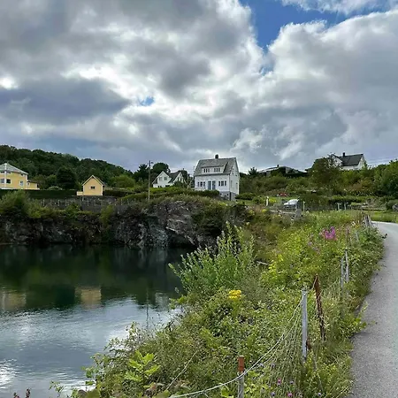 Idyllic At Bomlafjorden With Sea View Mosterhamn