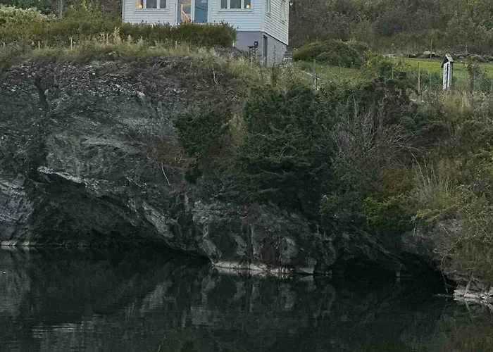 Idyllic At Bomlafjorden With Sea View Mosterhamn
