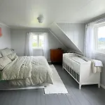 Idyllic At Bomlafjorden With Sea View Дом отдыха Mosterhamn